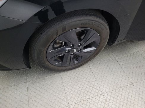 Used 2023 Hyundai Elantra SEL FWD image 31
