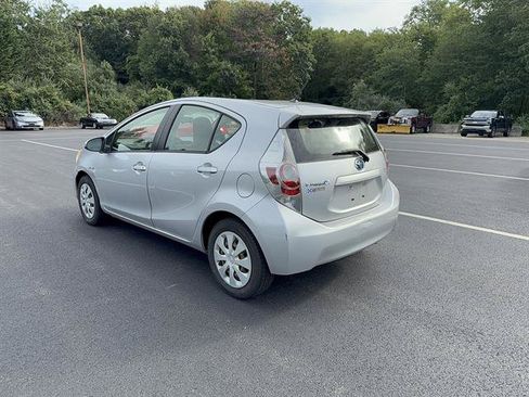 Used 2013 Toyota Prius C One FWD image 5