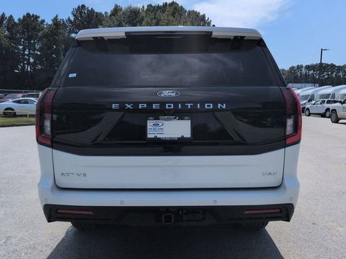 New 2025 Ford Expedition Max Active image 5