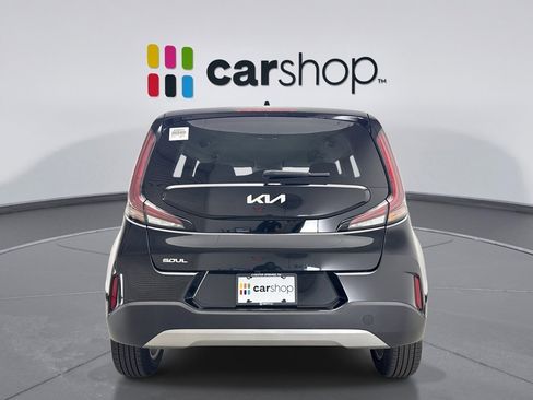 Used 2025 Kia Soul LX w/ LX Technology Package FWD image 4