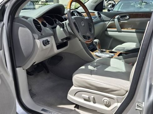 Used 2011 Buick Enclave CXL image 15