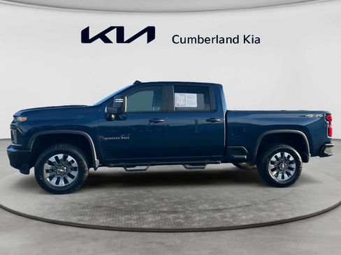 Used 2022 Chevrolet Silverado 2500 Custom w/ Custom Value Package AWD/4WD image 2