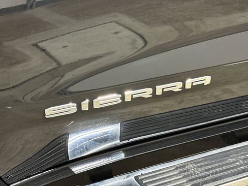 Used 2022 GMC Sierra 1500 SLT w/ SLT Premium Plus Package image 27