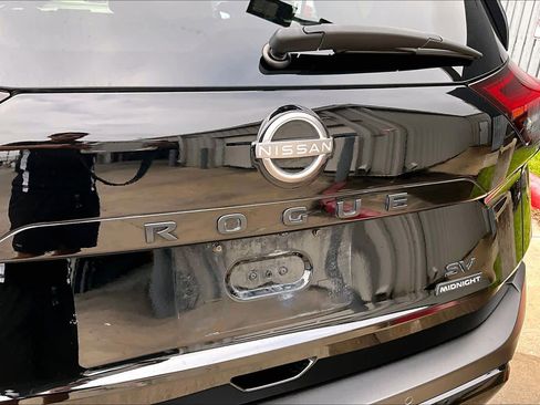 Certified 2023 Nissan Rogue SV w/ SV Premium B Package FWD image 30