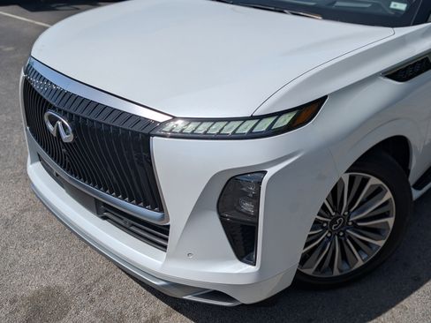 Used 2025 INFINITI QX80 Sensory image 13