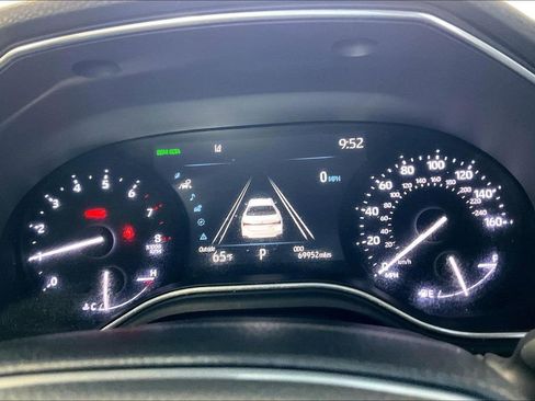 Used 2021 Toyota Avalon XLE FWD image 7