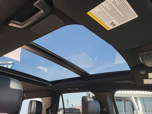 Used 2023 Ford Expedition Platinum image 20