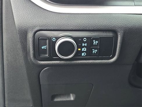 Certified 2024 Ford Explorer XLT image 16