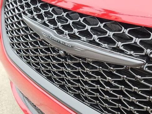 New 2026 Chrysler Pacifica Select AWD/4WD image 11