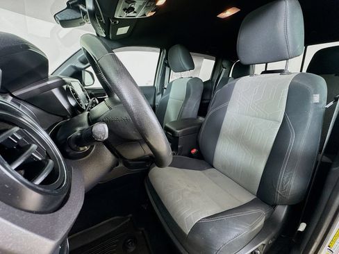Certified 2021 Toyota Tacoma TRD Off-Road w/ Technology Package AWD/4WD image 2