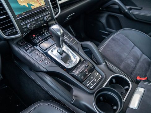 Used 2016 Porsche Cayenne GTS image 22