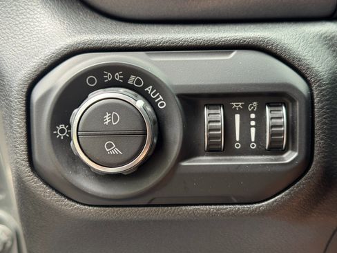 Used 2021 Jeep Gladiator Mojave AWD/4WD image 19