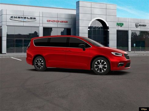 New 2026 Chrysler Pacifica Select image 7