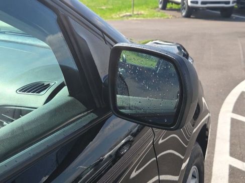 Used 2022 Ford Edge SE image 6