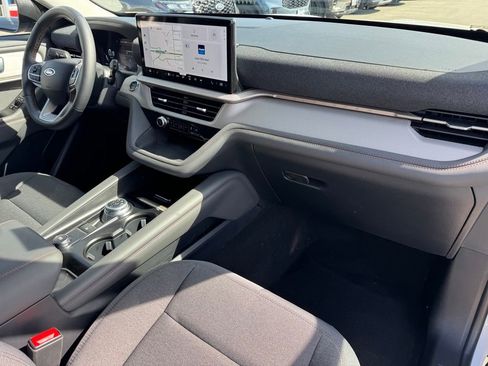 Used 2025 Ford Explorer Active image 7