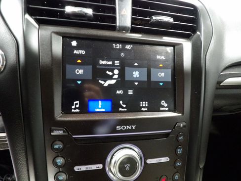 Used 2018 Ford Fusion Titanium AWD/4WD image 15