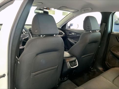Used 2017 Chevrolet Malibu LT FWD image 11