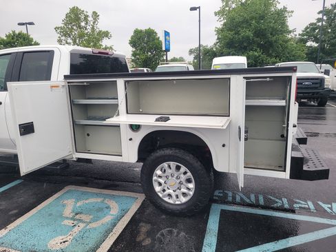 Used 2025 Chevrolet Silverado 3500 W/T w/ WT Convenience Package AWD/4WD image 3