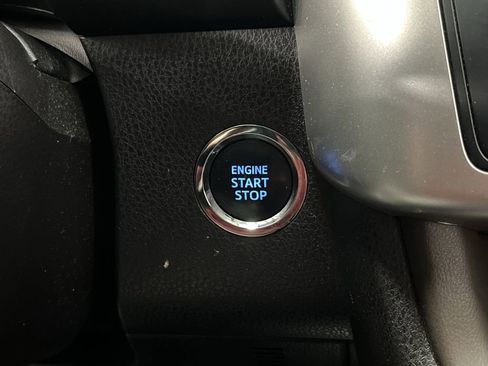 Used 2015 Toyota Highlander XLE image 23