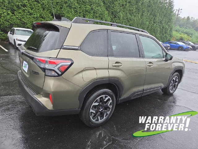 Used 2025 Subaru Forester Premium AWD/4WD image 7