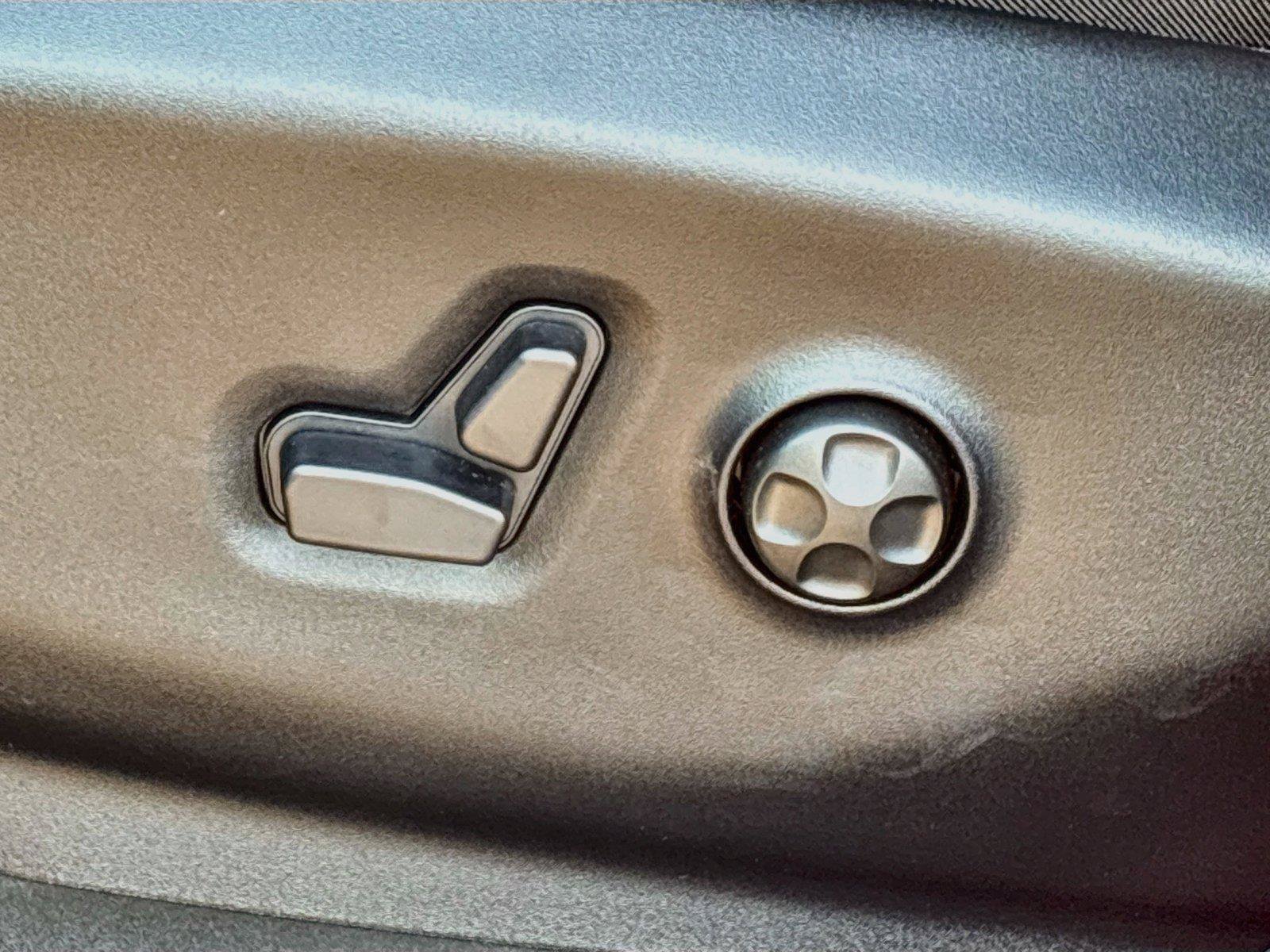 New 2027 Chrysler Pacifica Select AWD/4WD image 21