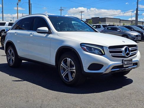 Used 2018 Mercedes-Benz GLC 300 4MATIC image 4