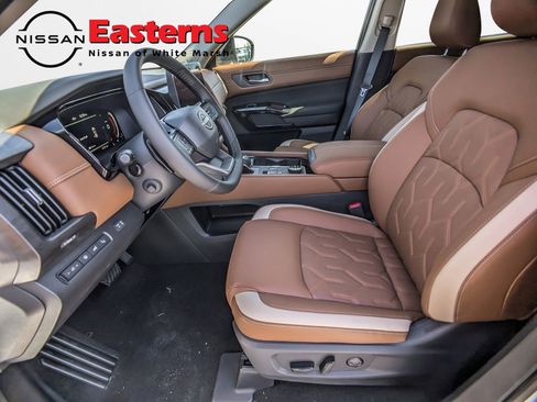 New 2026 Nissan Pathfinder Platinum AWD/4WD image 14