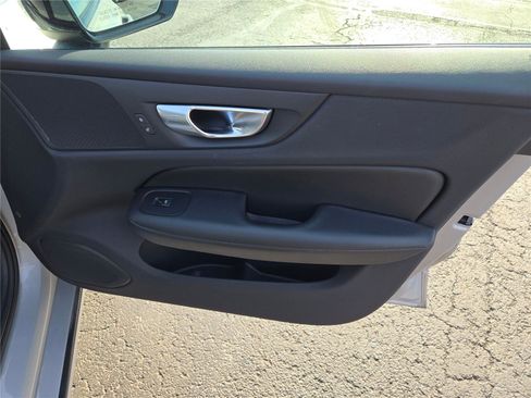 Used 2024 Volvo S60 B5 Core image 6