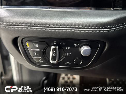 Used 2020 Bentley Bentayga AWD/4WD image 32