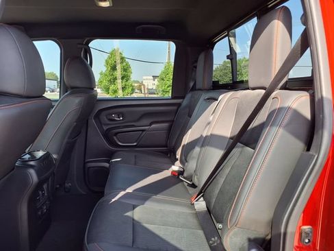 Used 2023 Nissan Titan PRO-4X AWD/4WD image 18