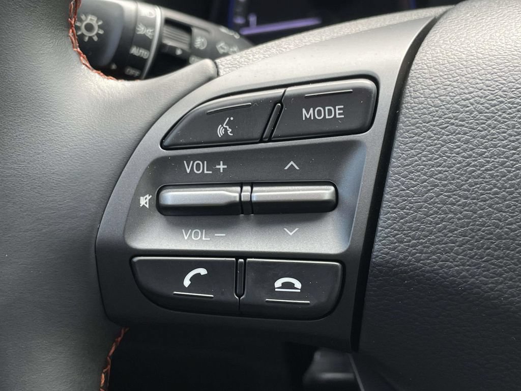 Used 2020 Hyundai Kona Limited FWD image 11