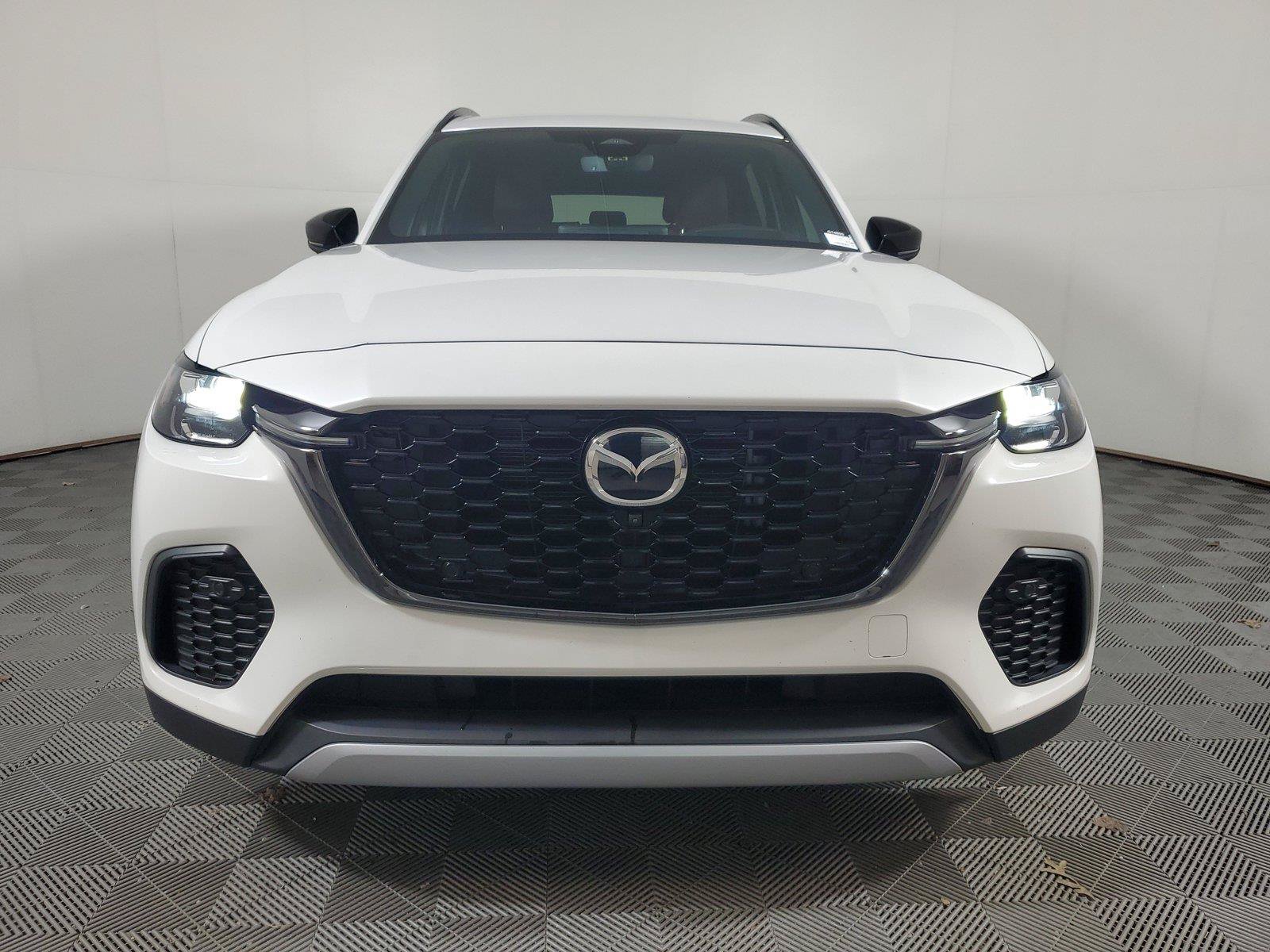 Used 2025 MAZDA CX-70 Plug-In Hybrid w/ Premium Plus AWD/4WD image 2