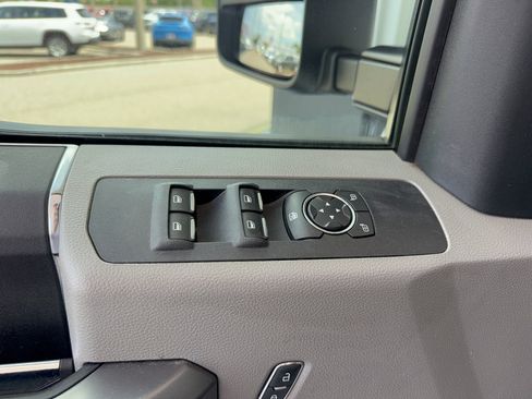 Certified 2019 Ford F250 XLT w/ XLT Value Package AWD/4WD image 9