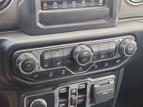 Used 2021 Jeep Wrangler Unlimited Sport AWD/4WD image 6