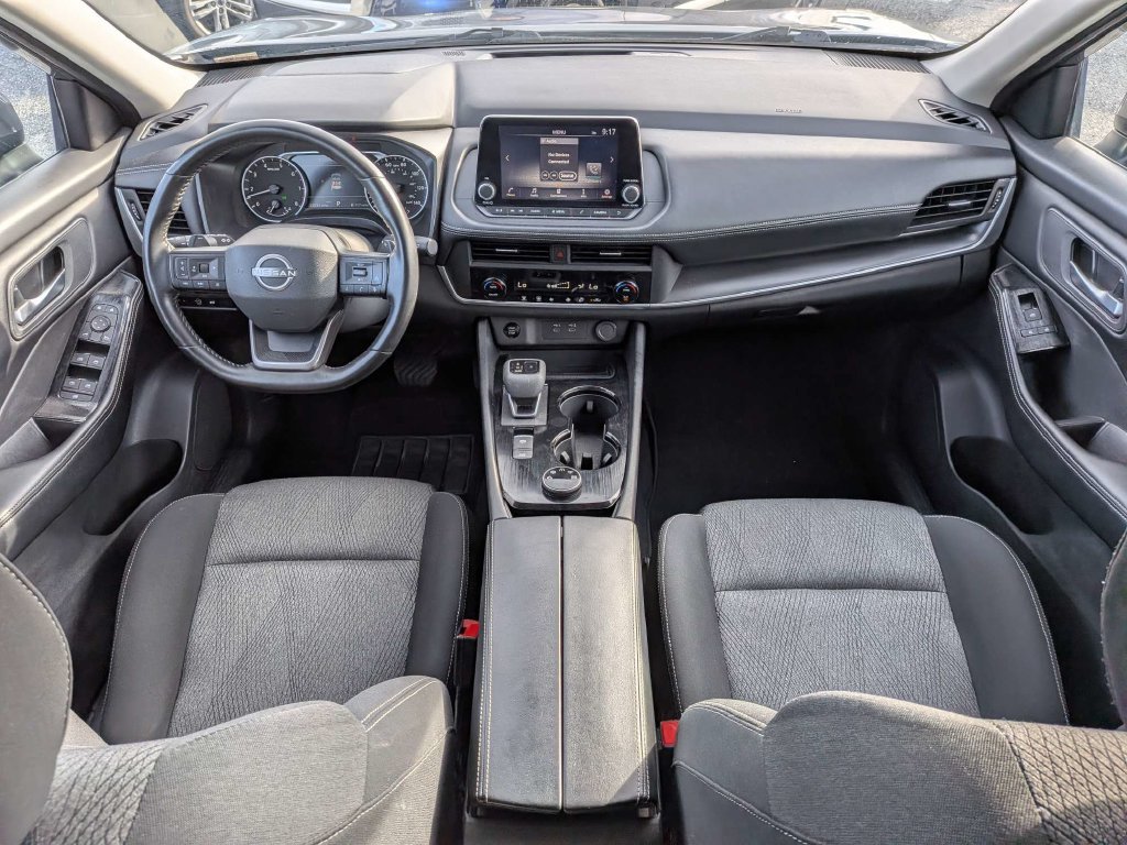 Used 2025 Nissan Rogue SV AWD/4WD image 16