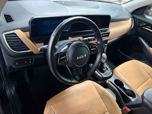Used 2025 Kia Seltos EX w/ EX Sunroof Package AWD/4WD image 9