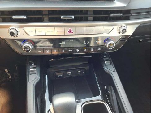 Used 2024 Kia Telluride S FWD image 14