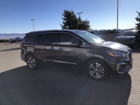 Used 2020 Kia Sedona SX image 5