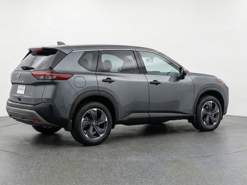 Used 2025 Nissan Rogue SV image 9