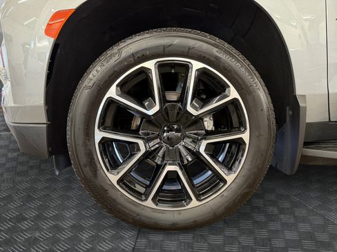 Used 2024 Chevrolet Tahoe RST w/ Luxury Package AWD/4WD image 38
