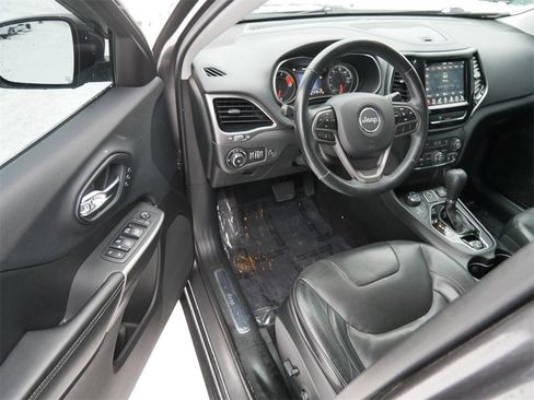 Used 2019 Jeep Cherokee Limited image 10