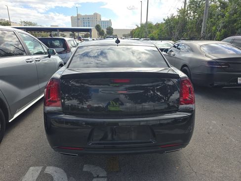 Used 2022 Chrysler 300 S w/ Comfort Group image 7