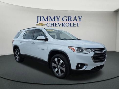 Used 2020 Chevrolet Traverse LT w/ LT Premium Package image 7