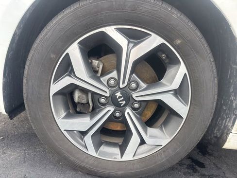 Used 2019 Kia Forte LXS image 12