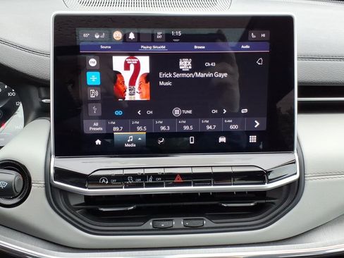 Used 2022 Jeep Compass Limited w/ Sun and Sound Group AWD/4WD image 18