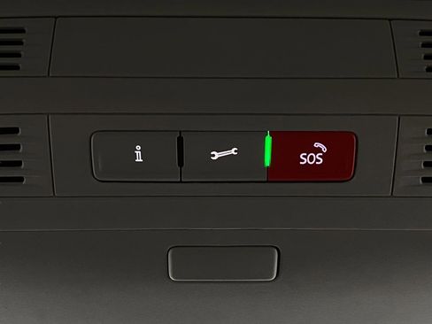 Used 2025 Volkswagen Taos SE image 25