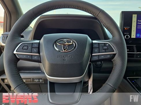 New 2026 Toyota Sienna Platinum image 13
