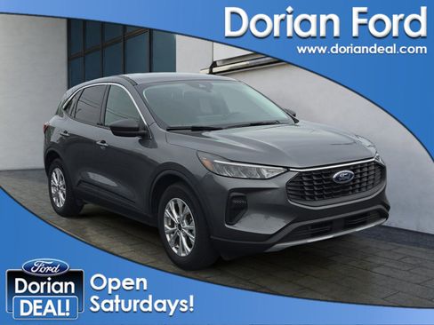 Used 2023 Ford Escape Active w/ Tech Pack #1 FWD image 1