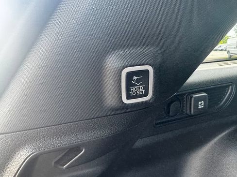 Certified 2024 Jeep Grand Cherokee Laredo w/ Luxury Tech Group I AWD/4WD image 18