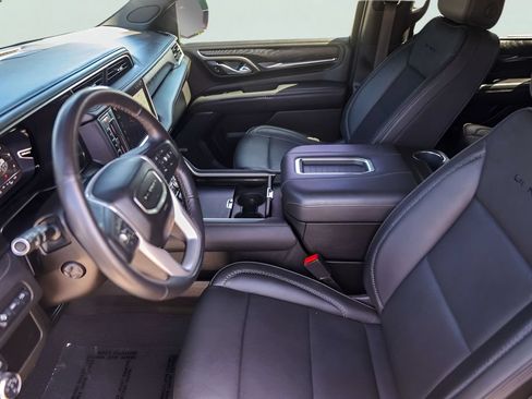 Used 2023 GMC Yukon XL Denali RWD image 11